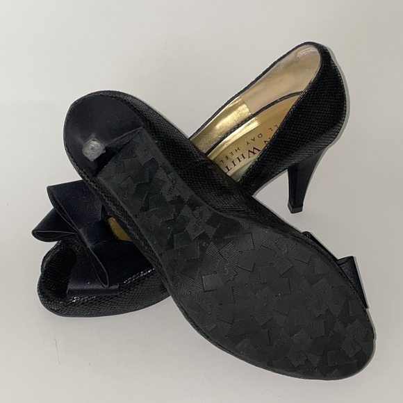 Ron White, All Day Heels 38.5 (like new). Comfortable soles and lovely satin bow - Picture 5 of 9
